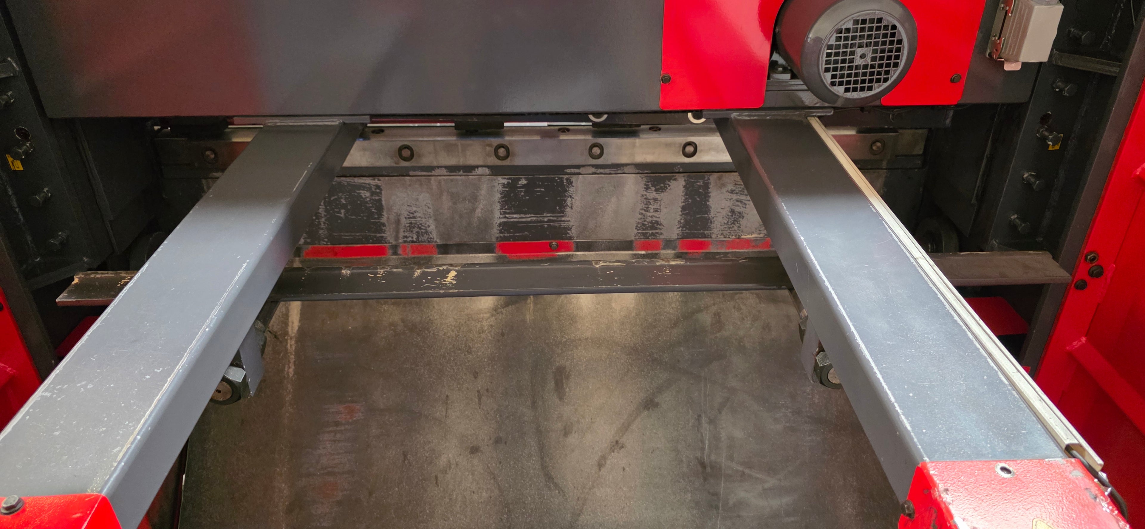 Revolution Machine Tools C-FAB 4M250NC Sheet Metal Shear (used)